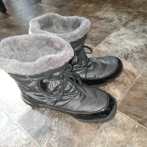 Women's boots size 10